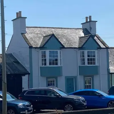 3 bedroom townhouse right on the harbour