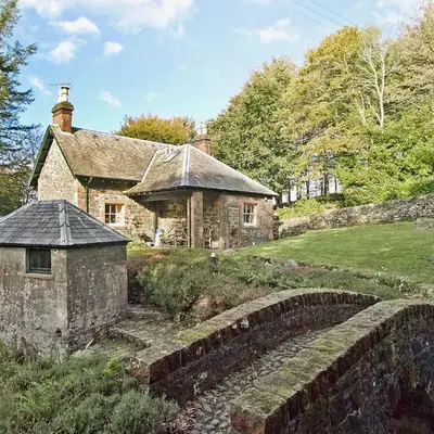 Gardener's Cottage-Uxt