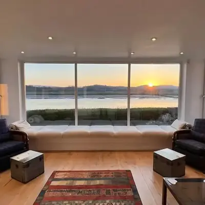 Shorepark - waterfront cottage with stunning views