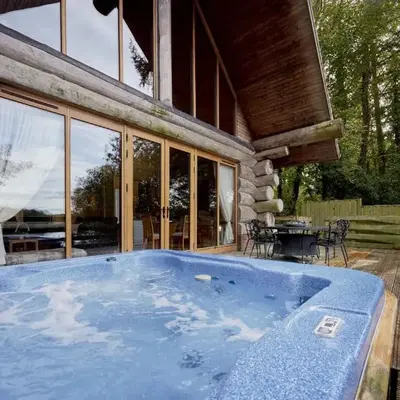 Alder Lodge with Hot-tub
