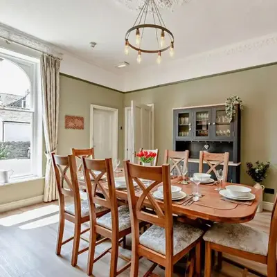 6 Bed in Keswick oc-90333