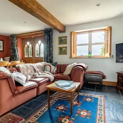 HIGH TREES BYRE - Two bed Cottage with Log Burner & Incredible Views