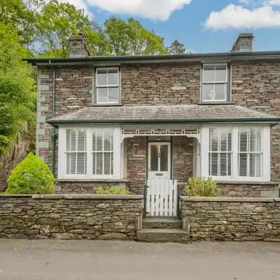Rockwood- Grasmere family cottage with Hot tub