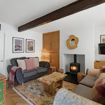 Darwin Cottage