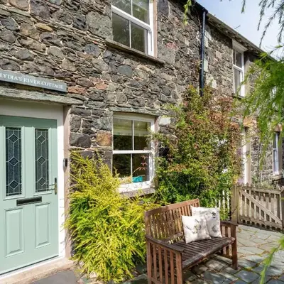 Lydia's River Cottage