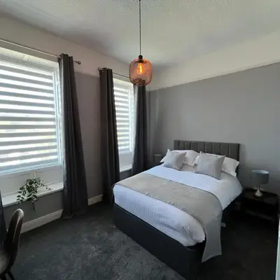 The Globe Apartments and Bedrooms