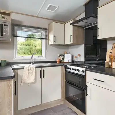 Queensberry Bay Essential Clover Caravan