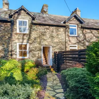 7 Low Glenridding - with private parking