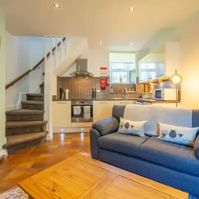 Bell Cottage - Cockermouth is five minutes walk to pubs