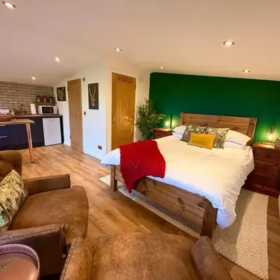 Stylish Cabin with Countryside Views and King Bed