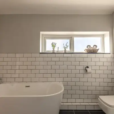 EASTCOTE FARM - Spacious 5-Bed Home with Views