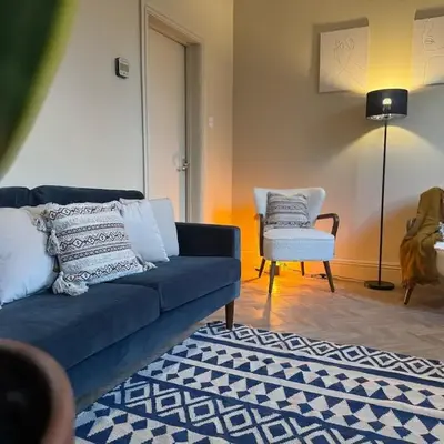 Central Carlisle Modern 4BD w Wi-Fi