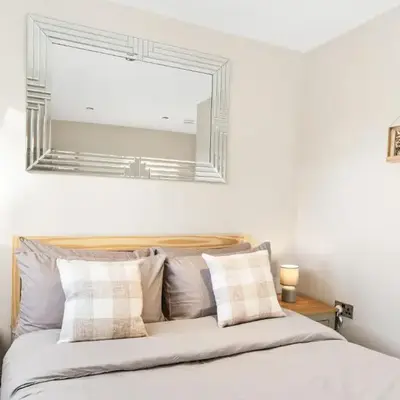 Newly Renovated 1BR Steps from Hove Beach