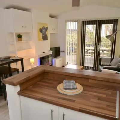 Bunnahabhain 5 - Farm Stay - Stunning sea and rural views