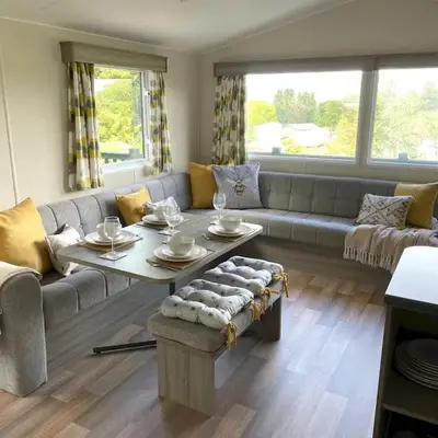 Beautiful 3BR Holiday Home in Stunning Location - Pass the Keys