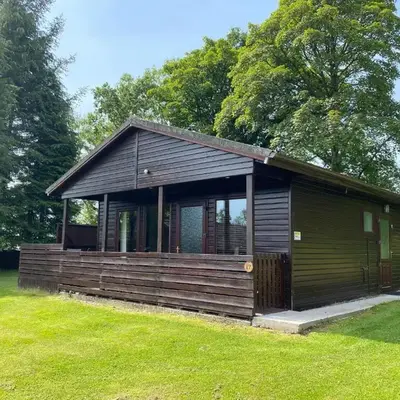 Birch Lodge 17 with Hot Tub